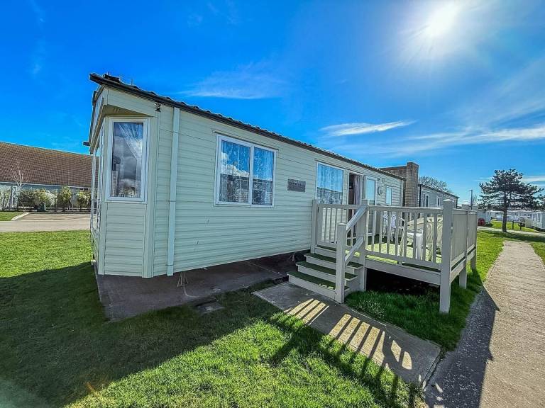 Caravan Walton on the Naze