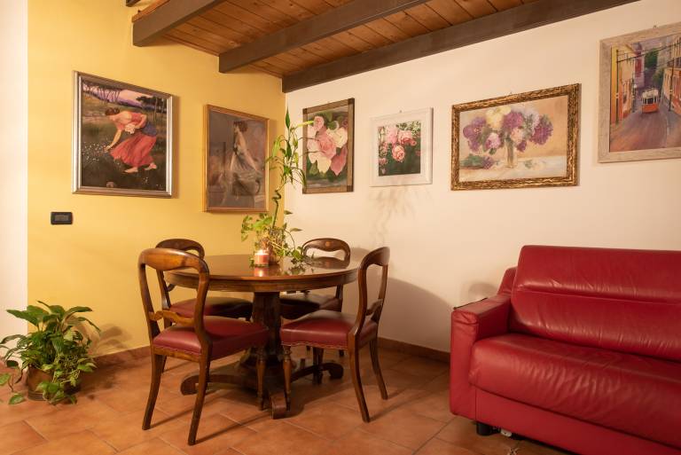 Apartment 'Romantica Corte Degli Estensi' with Private Terrace, Wi-Fi and Air Conditioning — photo 2