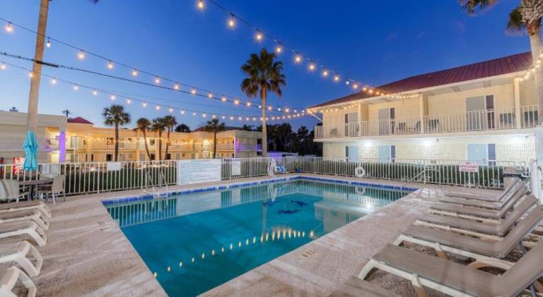 Dunes Inn & Suites - Tybee Island — photo 2