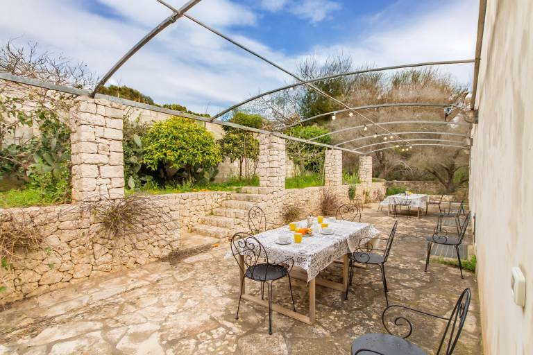 House with garden & terrace — photo 4