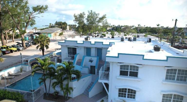 Alamanda Villas on Holmes Beach — photo 4