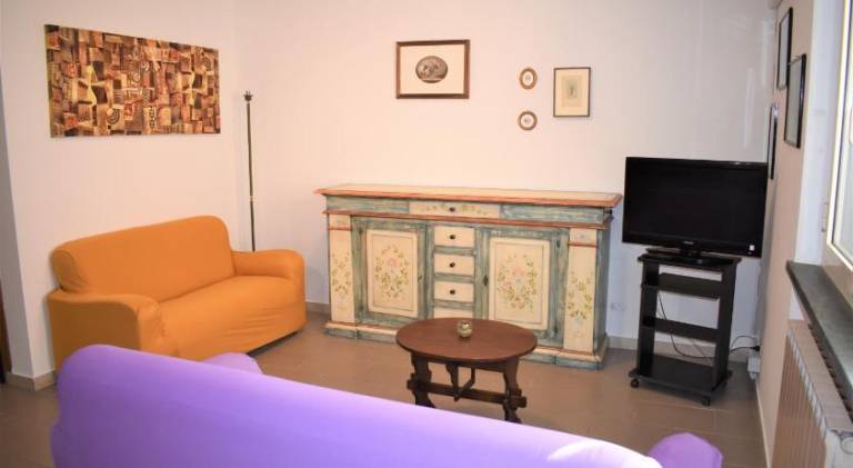 Apartment with 2 rooms for 6 persons in Viareggio