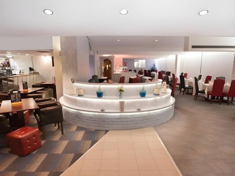 St James Hotel — photo 3