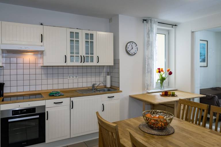Holiday apartment with yard, BBQ & sauna — photo 3