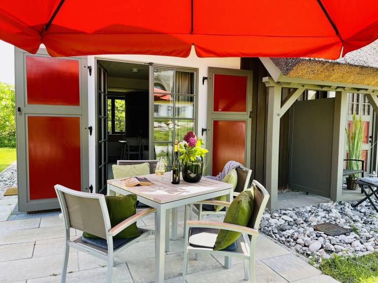Family-friendly nice rental apartment with garden & terrace | Garden view | Pets allowed in Putbus