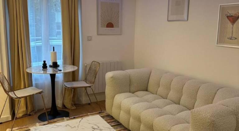 House with 1 room for 11 persons in Villejust