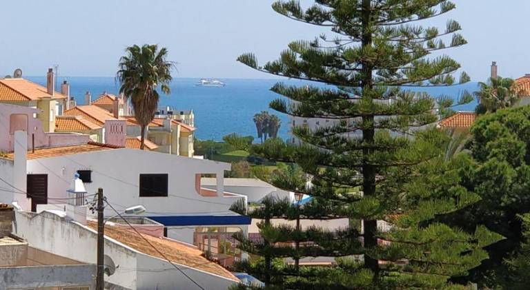 Holiday apartment with pool in Portimão