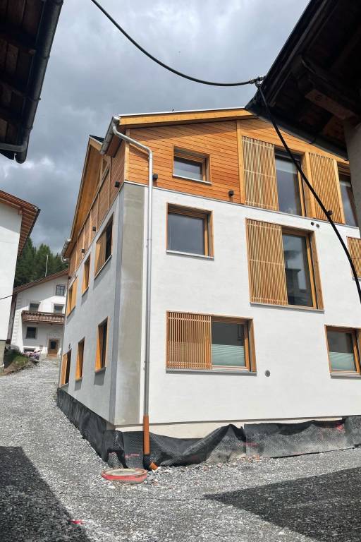Rental apartment with patio in Samnaun