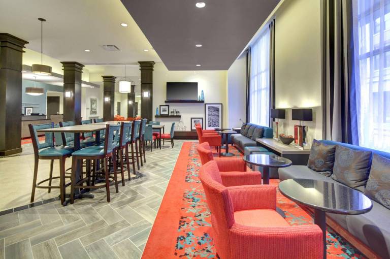 Hampton Inn & Suites Roanoke Downtown — photo 2