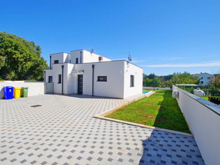 Beautiful house with BBQ, private pool & yard | Dogs allowed — photo 2