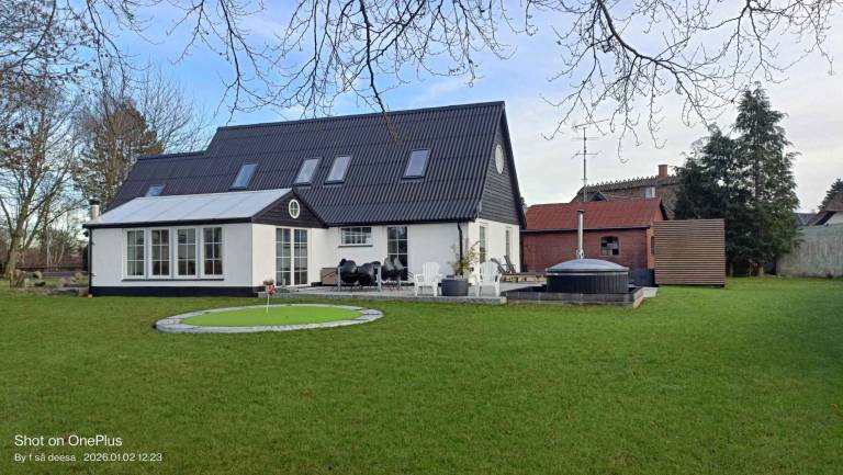 Family-oriented ample villa with sauna, yard & barbeque | Pet-friendly — photo 2