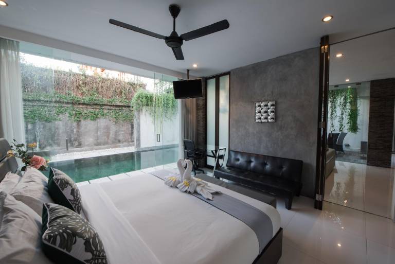 Seminyak Modern New Clean Villa 3 to 8 Bedrooms — photo 2