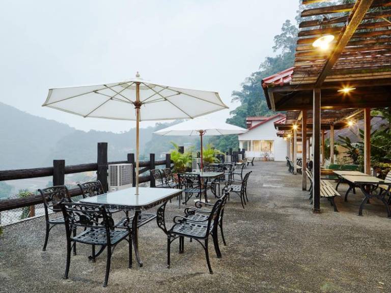 Rainbow Resort Hotel in Taitung