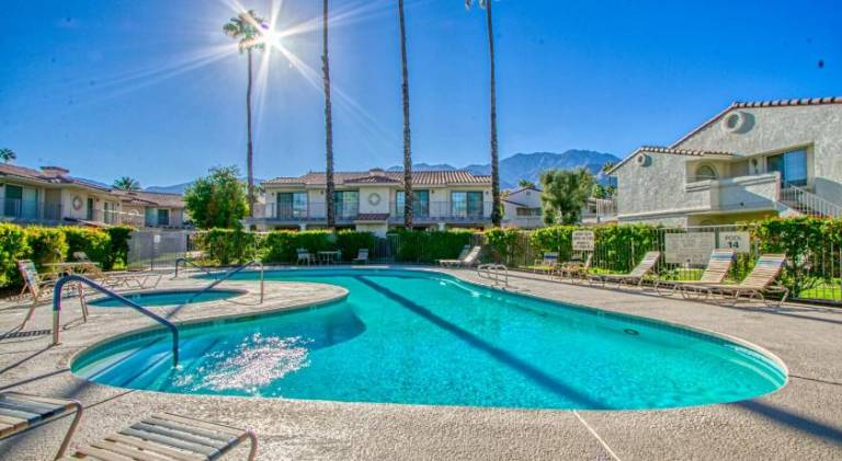 Beautiful house with jacuzzi & pool | Pet-friendly — photo 4