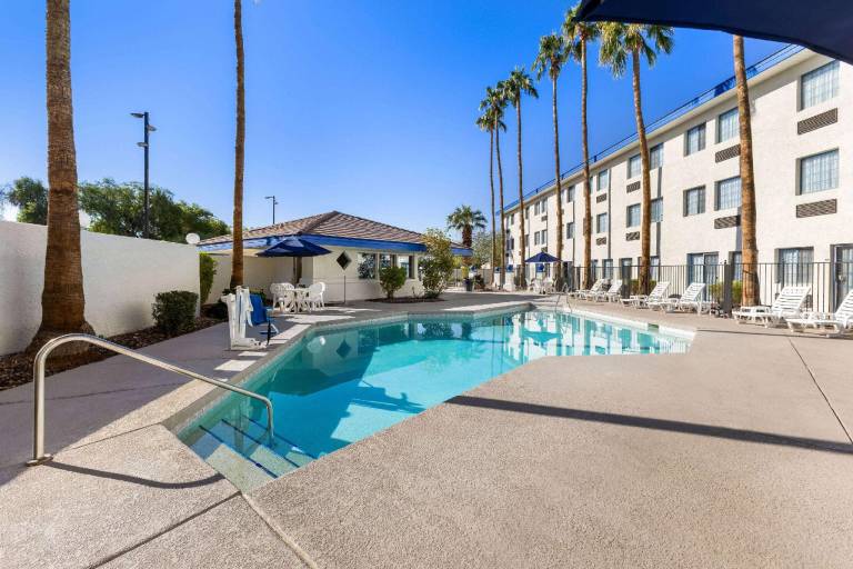 Days Inn & Suites by Wyndham Mesa Near Phoenix — photo 3