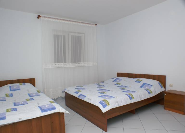 One bedroom apartment near beach Kustići, Pag (A-4087-b) — photo 5