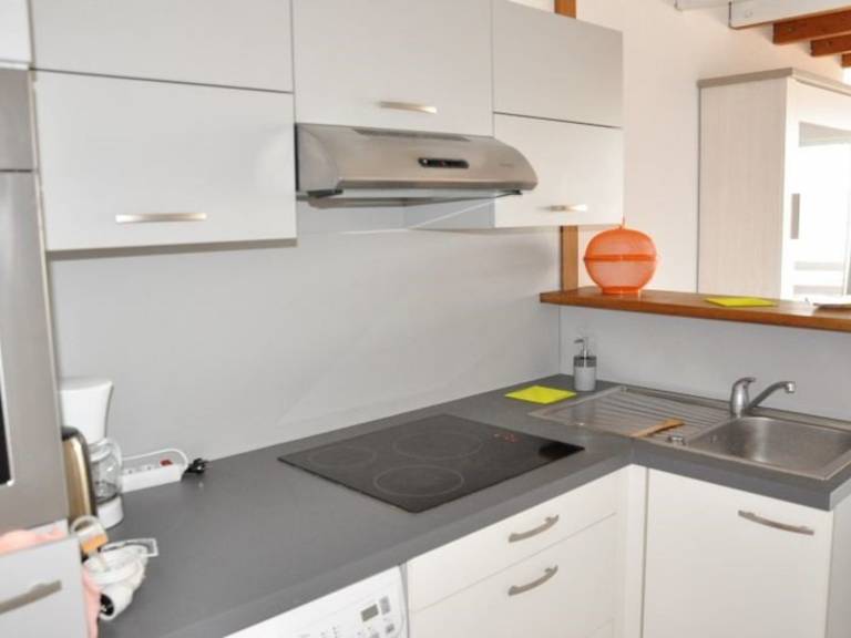 3-star apartment in Perros-Guirec with parking, pets allowed — photo 5