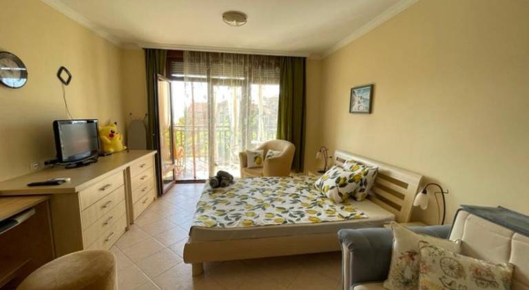 Apartment with jacuzzi & pool — photo 2