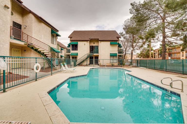 Vacation Rental Near Las Vegas Strip w Pool