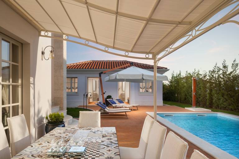 Villa with patio, garden & pool — photo 2