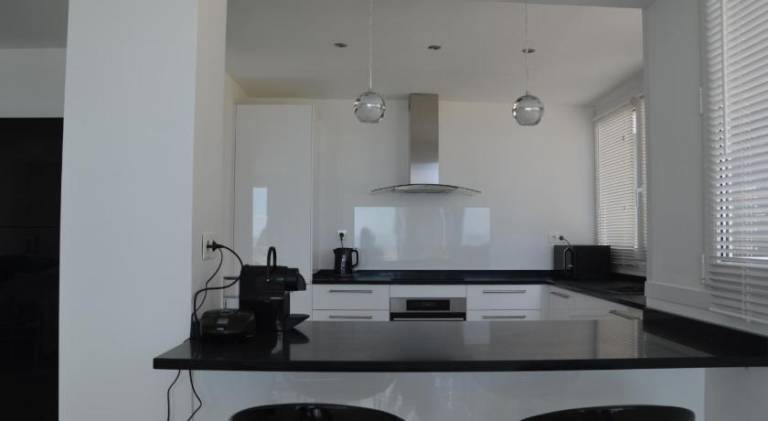 3 Bedroom frontline beach, centre Marbella — photo 5