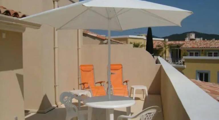 Rental apartment with 2 rooms for 6 persons — photo 2