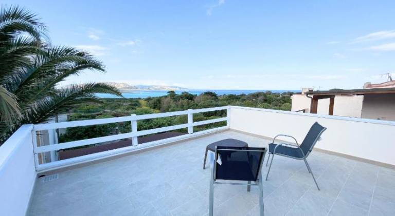 Vacation home with 2 rooms for 4 persons in Stintino