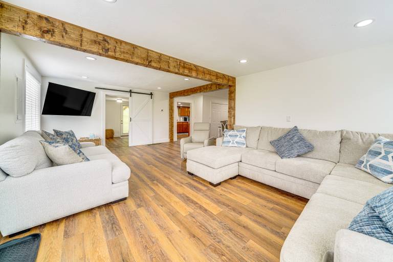 Peaceful Home w/ Patio on 30 Acres in Coxs Creek! in Kent, IN