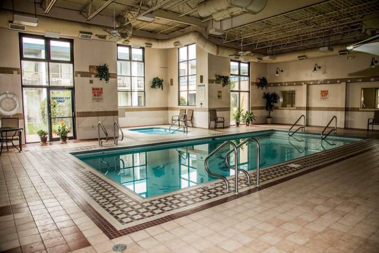Baymont Inn & Suites by Wyndham Fargo — photo 3