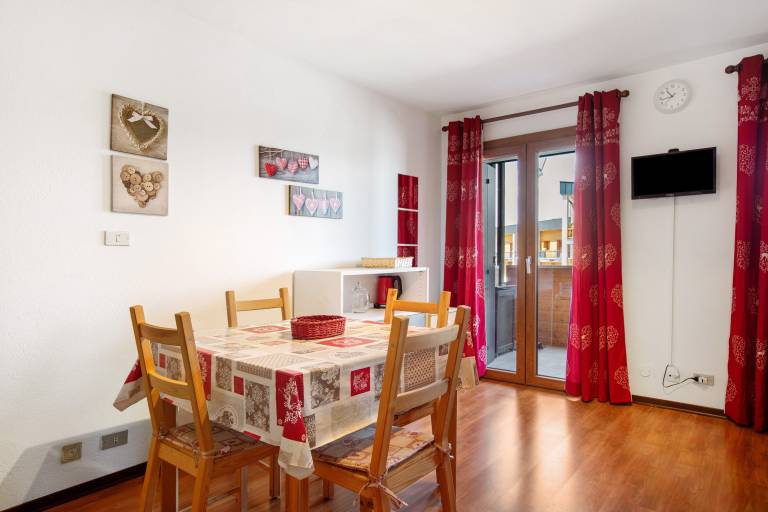 Holiday apartment with patio | Mountain view in Aosta