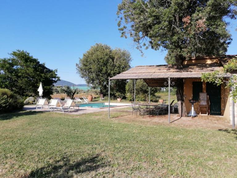 Family-oriented wonderful apartment with private pool & yard | Pet-friendly — photo 4
