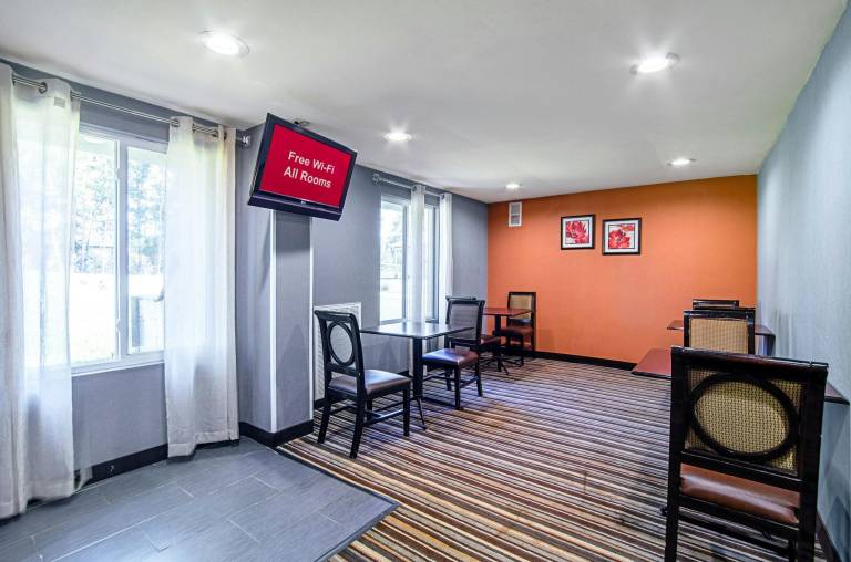 Red Roof Inn & Suites Greenwood, SC — photo 4