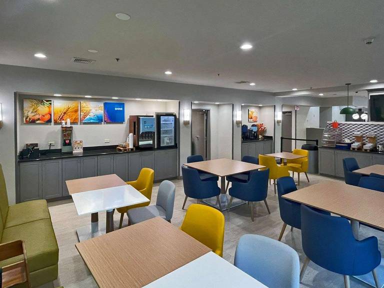 Comfort Suites Mobile-South Alabama University Area — photo 4