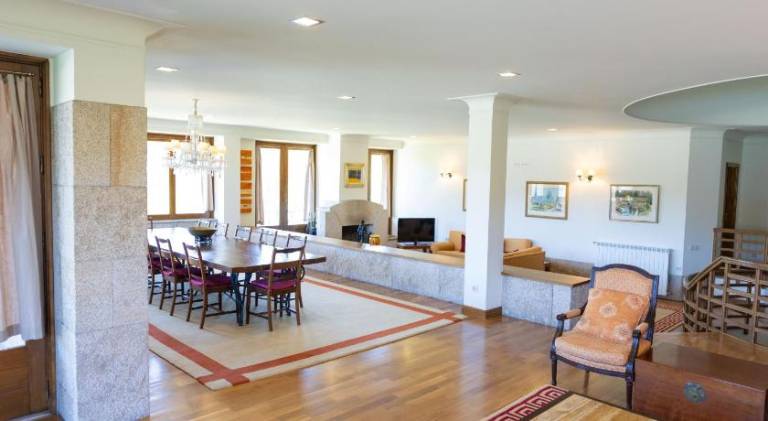 Vacation home with pool — photo 3