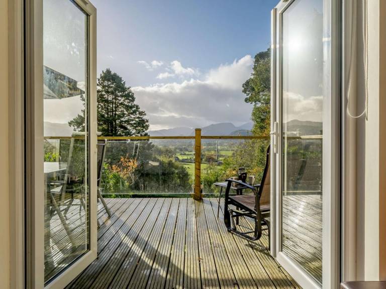 Fully equipped beautiful cottage with yard & BBQ | Water view | Pets are welcome in Keswick