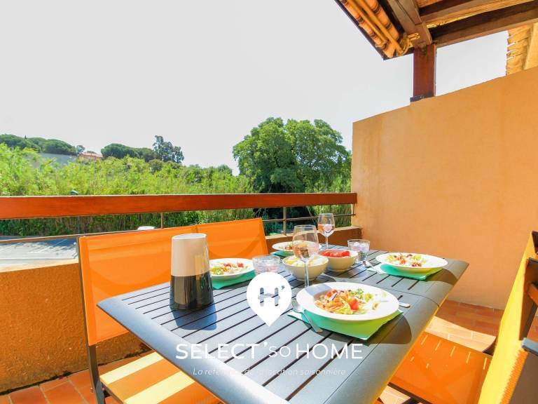 Apartment with 1 room for 4 persons in Le Lavandou