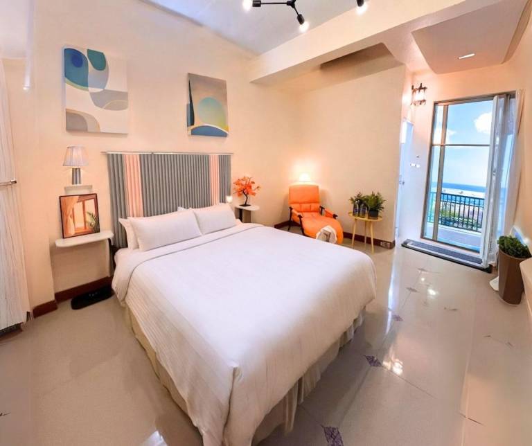 House with 1 room for 3 persons in Rayong