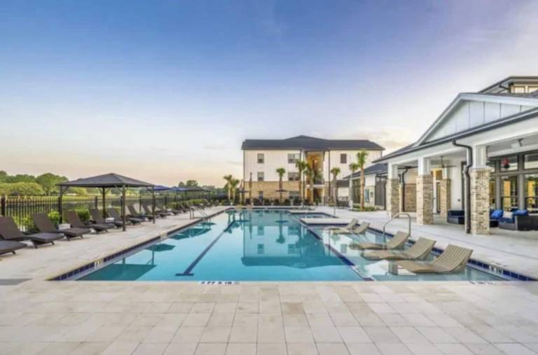 Apartment  Holly Oaks