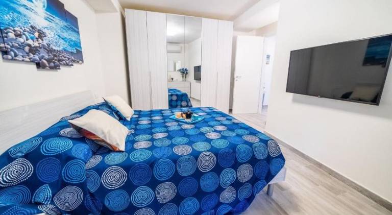Apartment with patio | Pets allowed — photo 2