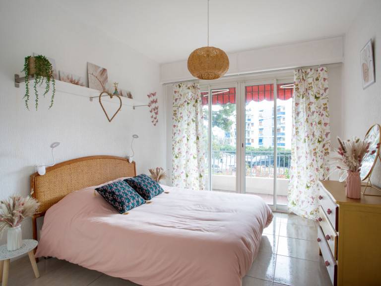 Rental apartment with patio & garden — photo 3