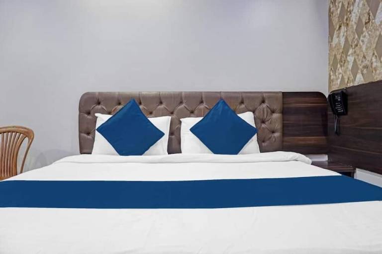 HOTEL VIRAJ