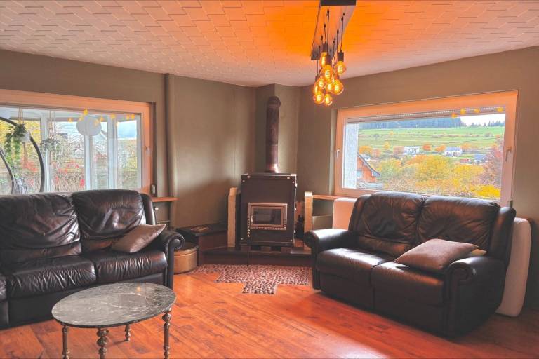 Vacation home with barbecue & yard — photo 2