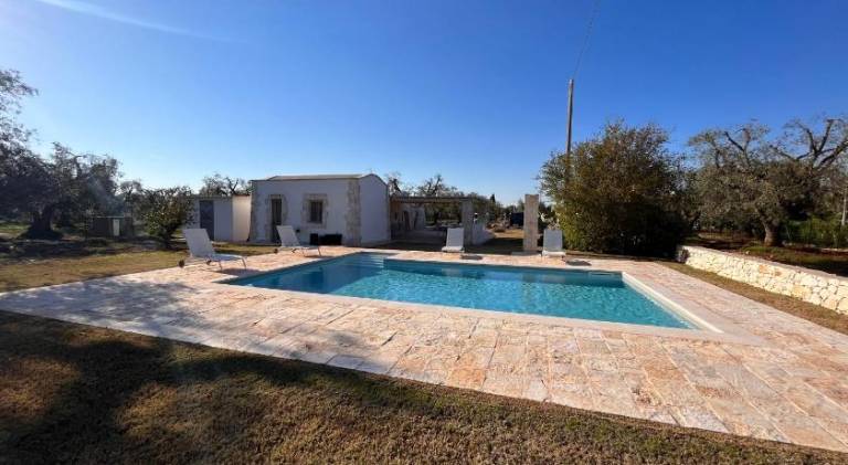Charming vacation home with pool | Suitable for remote work | Pet-friendly in Ostuni