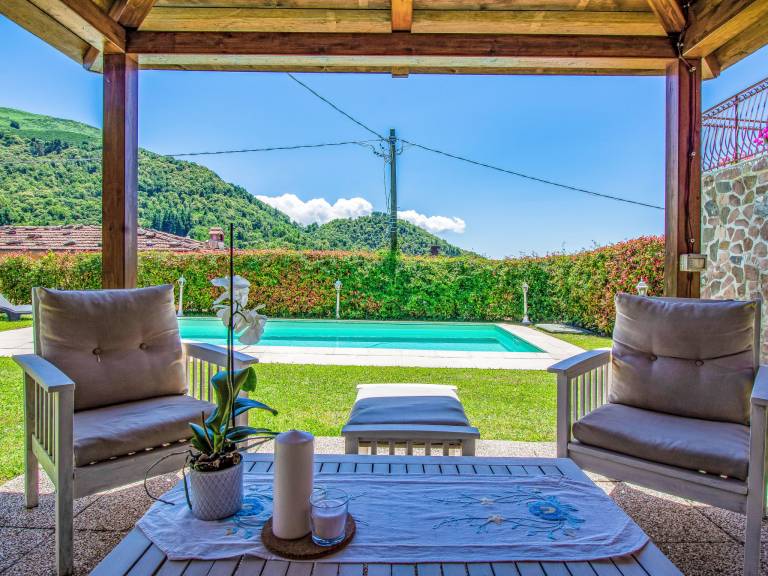 House with grill, private pool & patio | Nature view — photo 5