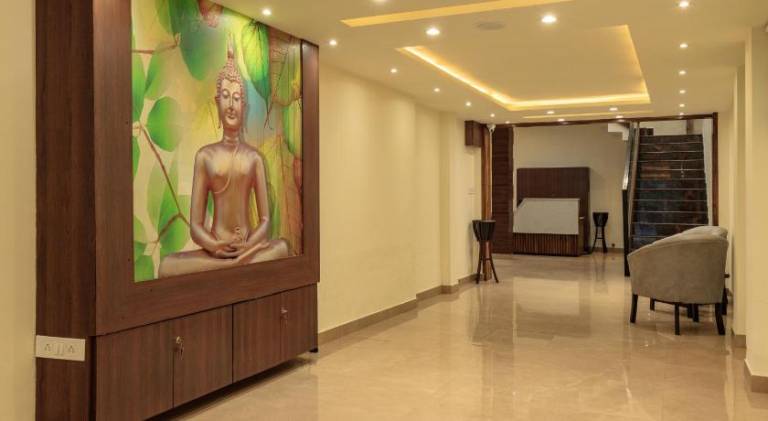 De Manora Homes - Unpretentious hotel with a garden, posh area Ranjit Avenue — photo 3