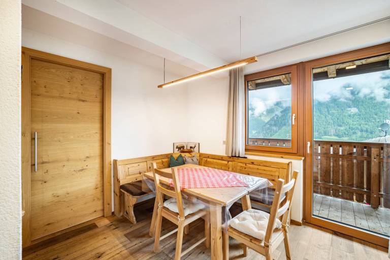 Apartment 'Mountainfarm Innertrein Natur' with Mountain View, Shared Garden and Wi-Fi in Valle Aurina