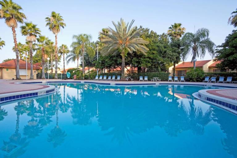 Resort  Emerald Island