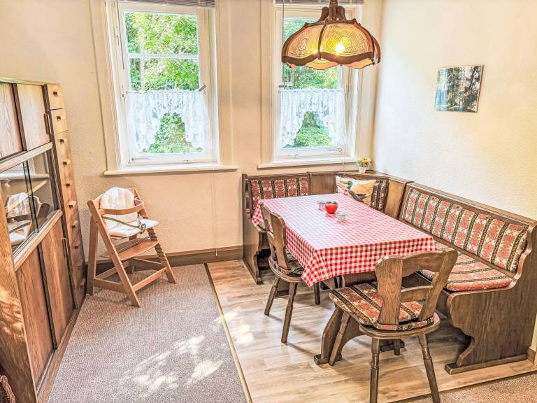 Apartment with patio, yard & BBQ — photo 4