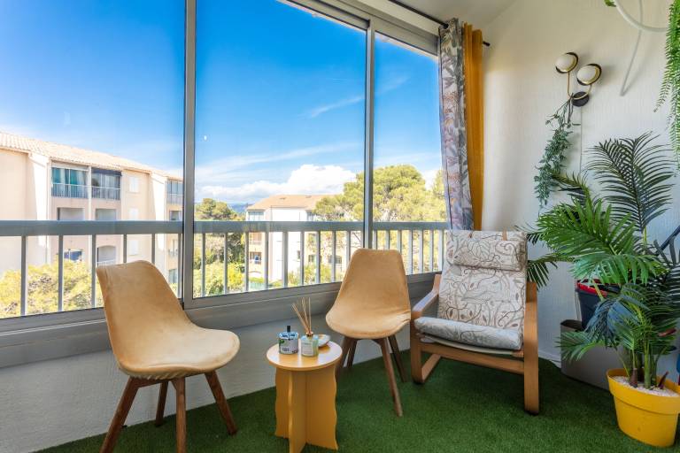Air-conditioned “Moréa” Apartment in Residence with Pool and Tennis Courts — photo 3
