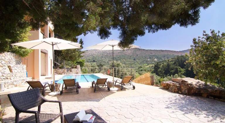 Big villa with hot tub & pool | Dogs allowed — photo 3
